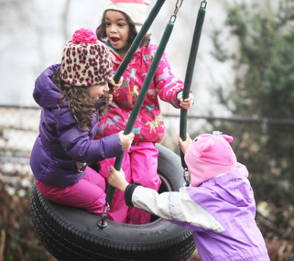 girls_tire_swing